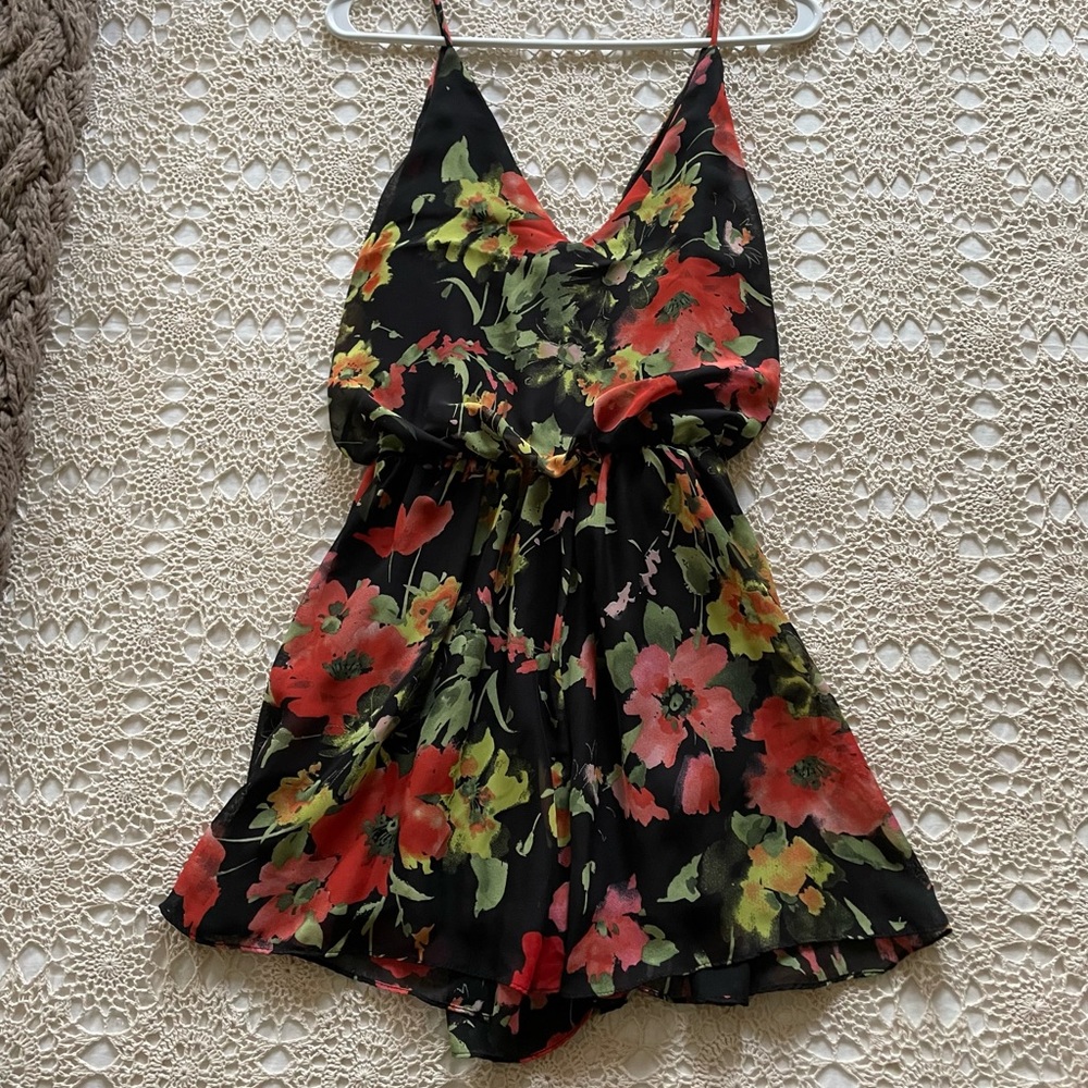 Floral flowy romper (worn once)